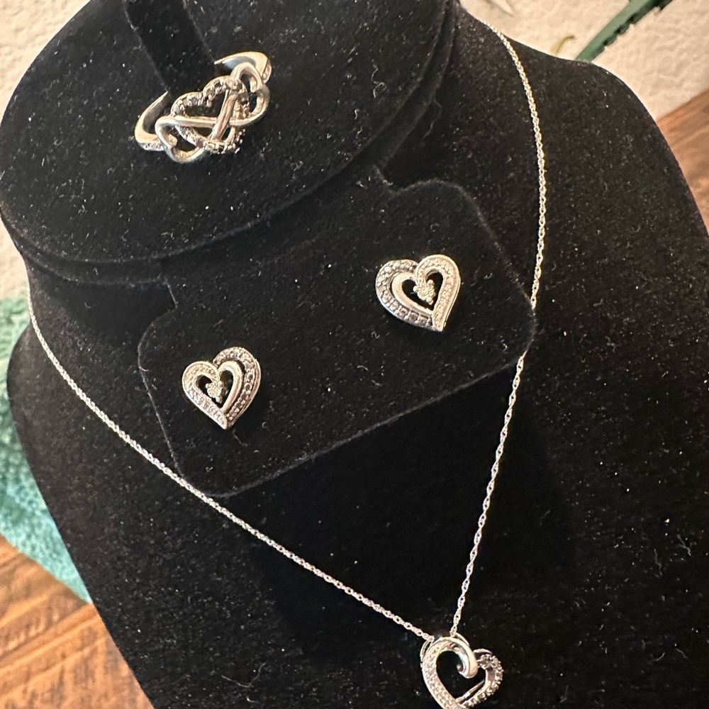 Kay Jewelers Silver Heart Necklace Set - Picture 5 of 10